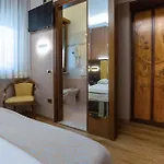 Hotel Santa Prisca Rzym