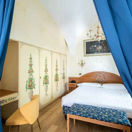 Hotell Santa Prisca Rom