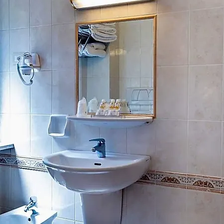Santa Prisca Otel Roma