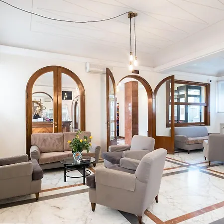 Santa Prisca 2* Róma